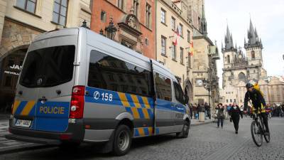 Задержанного в Праге россиянина доставили в суд