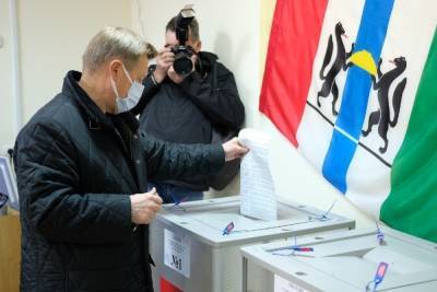 Мэр Новосибирска Локоть проголосовал на выборах депутатов Госдумы РФ