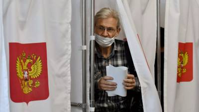 СНБО объявил о санкциях против причастных к организации выборов в Крыму