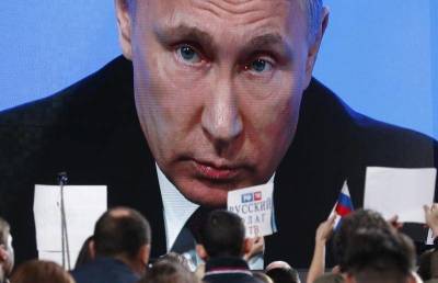 Путин уходит на самоизоляцию из-за COVID в окружении