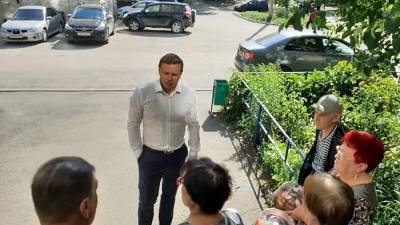В Челябинске голосующим на дому избирателям раздают гречку от кандидата ЕР