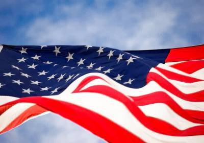 В США разрабатывают новые правила COVID-19 для иностранцев и мира