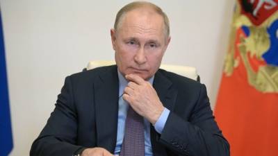 Путин продлил запрет на ввоз продовольствия в ответ на санкции Запада