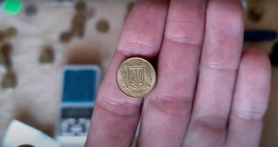 8 тысяч за маленькую копейку: украинцам показали монетку, которая стоит кучу денег