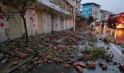 Трое человек погибли и десятки получили ранения в результате землетрясения в Китае