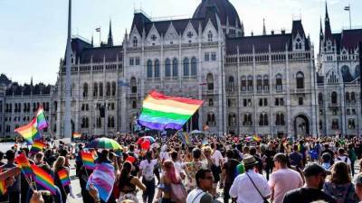 ЕС атакует Польшу и Венгрию вопросами с легализацией ЛГБТ