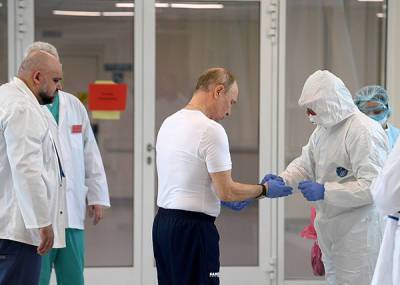 Путин рассказал, кто в его окружении заболел коронавирусом