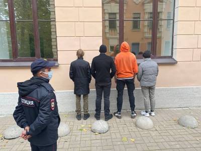 В Петербурге задержали бывшую главу местного штаба Навального Ирину Фатьянову