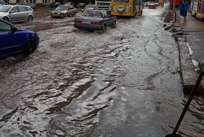 Одессу накрыла непогода, часть улиц оказалась под водой
