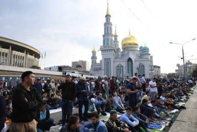 Мусульмане призвали построить в Москве больше мечетей из-за нехватки мест для прихожан