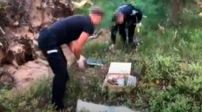 СБУ обнаружила тайник с оружием у белорусской границы – видео