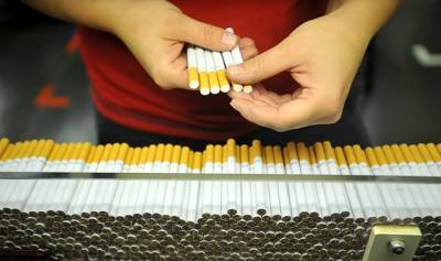 Крупнейшая сигаретная компания Британии прекратила работать с белорусской фабрикой