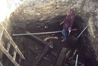 Археологи нашли деревянные конструкции XV века в Пскове