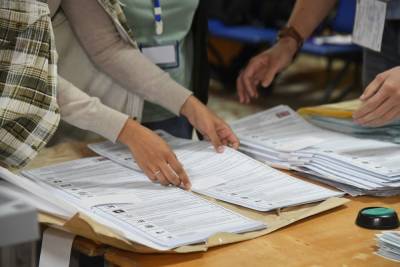 Значительных нарушений на выборах в Астраханской области не выявили