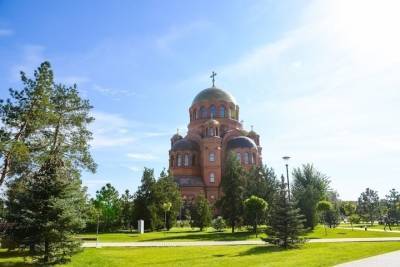 В Волгограде началось освящение собора Александра Невского