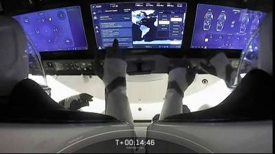 Компания Илона Маска Space X впервые в истории отправила на орбиту экипаж из непрофессиональных астронавтов