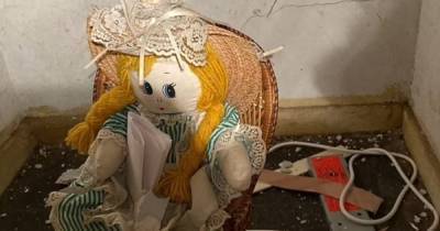 "Невеста Чаки": новый хозяин дома нашел в стене куклу-убийцу