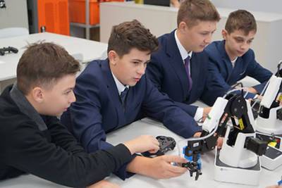В Брянске открылся образовательный центр по модели «Сириуса» – Учительская газета