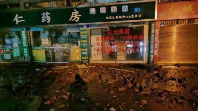 Свыше 150 тонн крепкого алкоголя разлилось при землетрясении в Китае