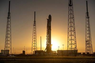 SpaceX Илона Маска: первый туристический полет в космос непрофессиональной команды