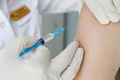 Губернатор Островский попросил смолян не пренебрегать прививкой от гриппа