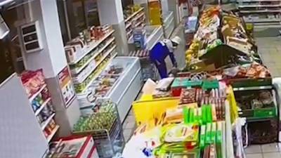 Ядовитое распыление: что произошло в магазине, где продавали отравленные арбузы - vm.ru - Москва