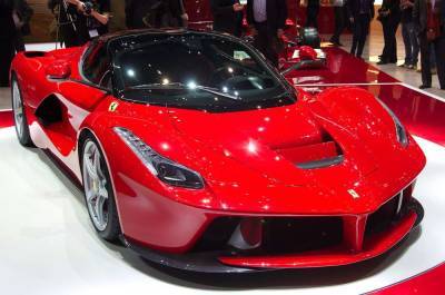 Ferrari хочет презентовать новый гиперкар на базе LaFerrari в ноябре