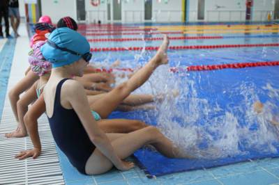 Сахалинских детей бесплатно научат плавать