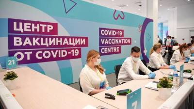 «Наша задача — оборвать эпидемический процесс»: Мурашко рассказал о ходе вакцинации от коронавируса в России