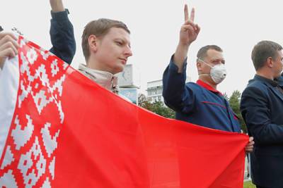 Почти треть белорусов выступили за сохранение нейтралитета во внешней политике
