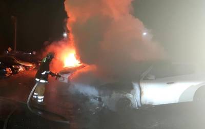 В Полтаве горела автостоянка, подозревают поджог