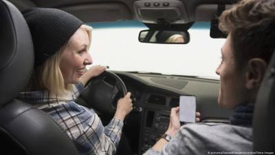 С начала 2021 года новосибирские женщины-водители устроили 104 ДТП