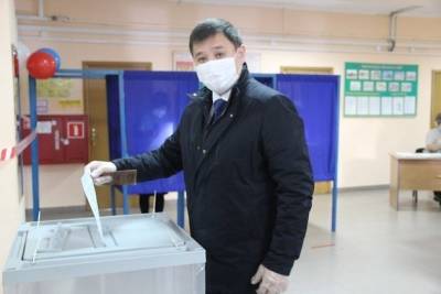 Буянто Батомункуев проголосовал на выборах депутатов Госдумы