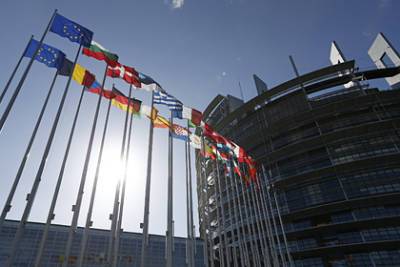 Европарламент призвал укреплять военный потенциал ЕС для сдерживания России