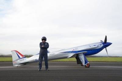 Rolls-Royce успешно испытал свой первый электрический самолёт - argumenti.ru - Англия - Экология