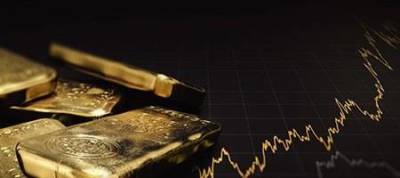 Золото резко падает на фоне укрепления доллара