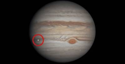 Космическое ЧП — планета Юпитер столкнулась с неизвестным объектом
