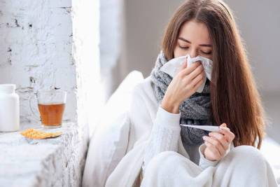 Терапевт Воробьев назвал симптомы простуды для больничного