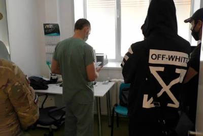 ФСБ задержала главного врача российской клиники за незаконный въезд мигрантов