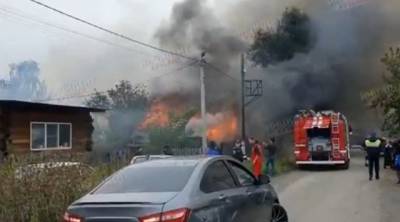 В Кемерове пожар в частном секторе попал на видео