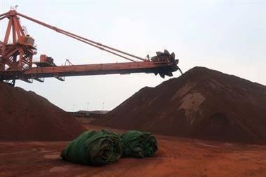 Железная руда в Китае подешевела до минимума 9 месяцев из-за сокращения производства стали