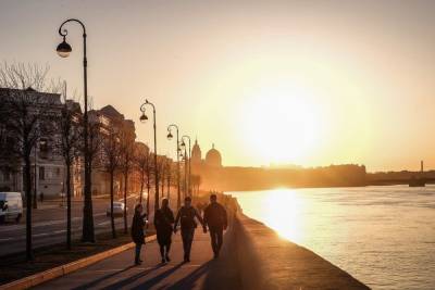 Синоптики анонсировали возвращение в Петербург долгожданного солнца 19 сентября 2021 года