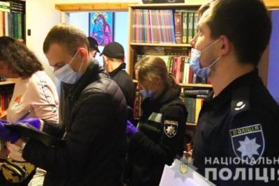 Забил гантелью: в Киеве мужчина жестоко убил свою мать