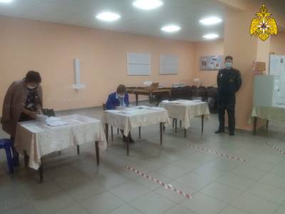 В режиме повышенной готовности. Ульяновские спасатели дежурят на избирательных участках