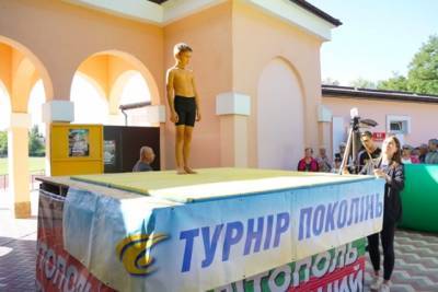 Девятилетний мальчик из Украины отжался 1001 раз и установил рекорд