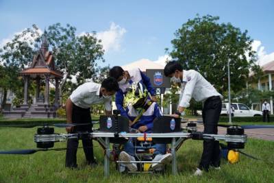 Студенты из Камбоджи построили пилотируемый дрон (ФОТО)