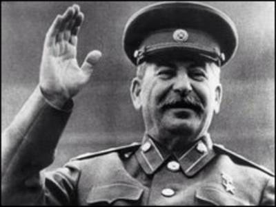Почему Сталин в разгар войны отказался от старого гимна СССР