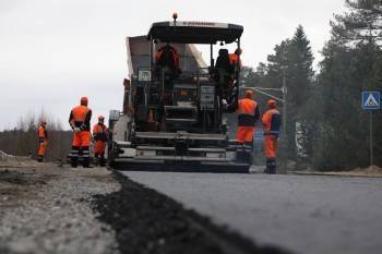 Дорогу на Новгородскую область ремонтируют на Вологодчине