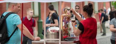 Жаркие последствия: Петербург показал рекордный объём продаж летних товаров