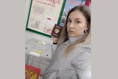 В Брянске впервые проголосовала на выборах переселенка из Узбекистана